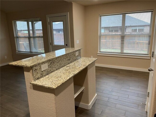 Building Photo - 422 Barbet Dr
