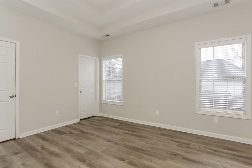 Building Photo - 2650 Neighborhood Walk