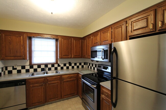 Building Photo - Beautiful 3 BD Home Available Soon!