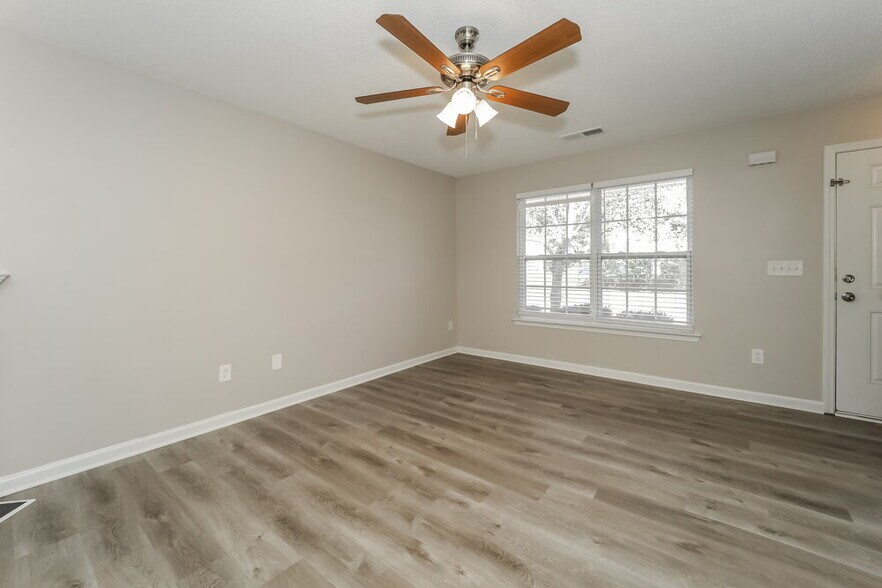 Building Photo - 229 Lossie Ln