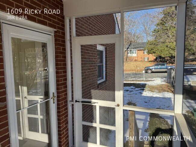 Building Photo - 1609 Ricky Rd