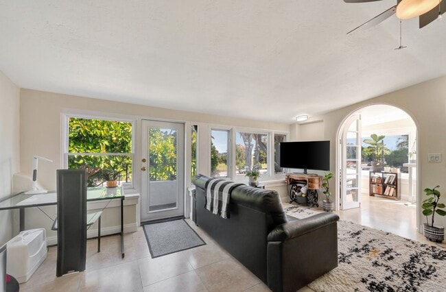 Building Photo - Luxury Bayside Living in Loma Portal with 5 bedrooms & 3 baths!