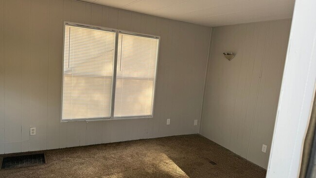 Building Photo - 524 Arnall Dr