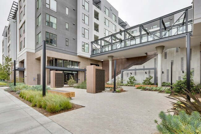 Building Photo - 1 Adrian Ct