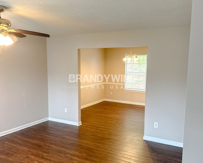 Building Photo - 6022 Birdseye Tr
