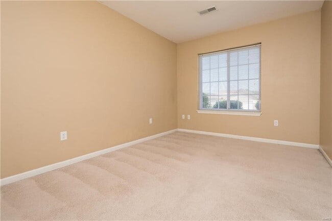 Building Photo - Home in Pioneer Ridge – Pet Friendly & Min...