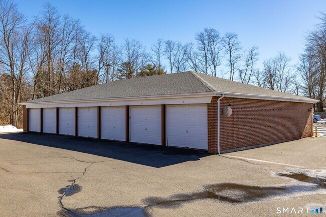 Building Photo - 117 Shadow Ln