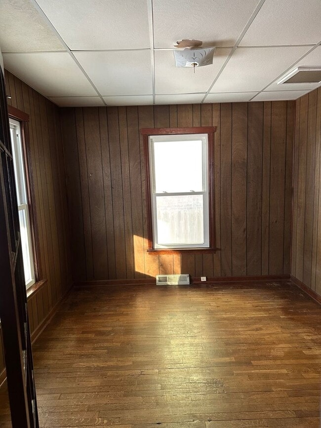 Building Photo - Renovated Home Near Aggieville, K-State & City Park