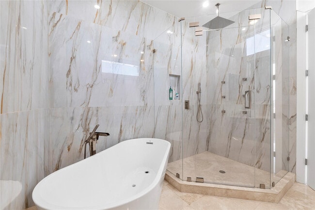 Building Photo - 3270 NE 15th St