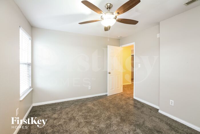 Building Photo - 6391 Layton Ln