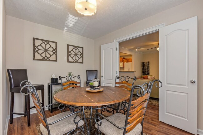 Building Photo - 27 W Ridge Dr SE