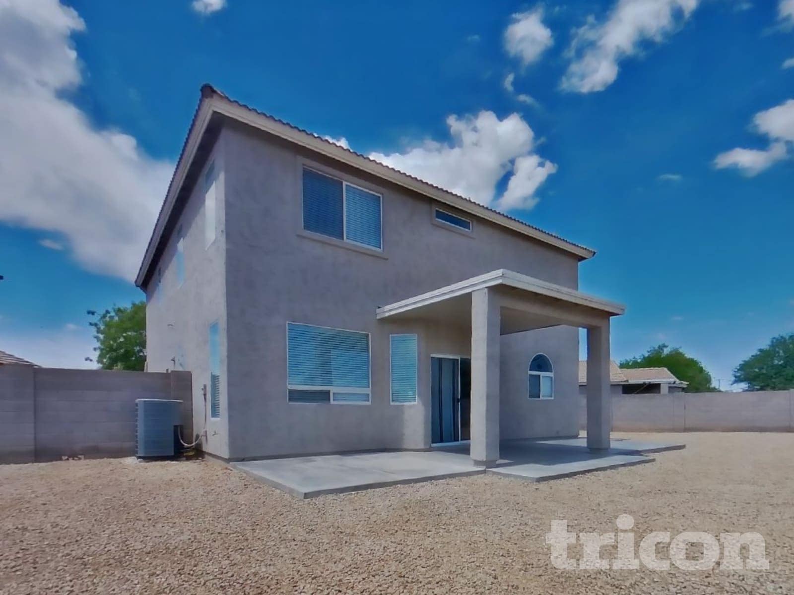 Building Photo - 715 N Redwood Ln