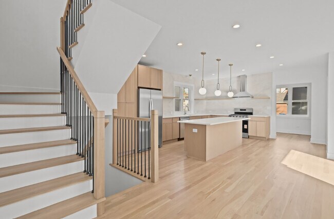 Building Photo - 2201 N 74th Ct