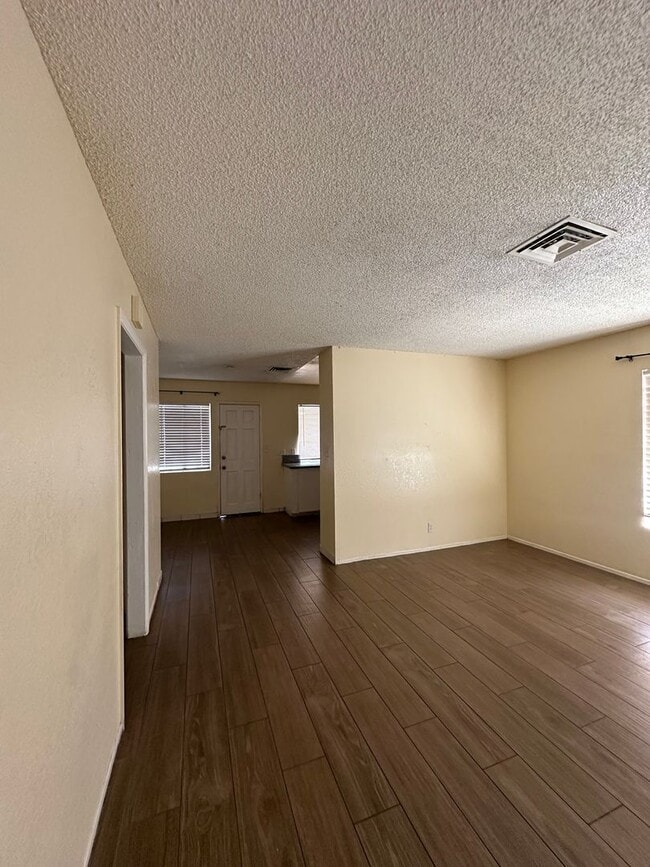 Building Photo - Must see Home!