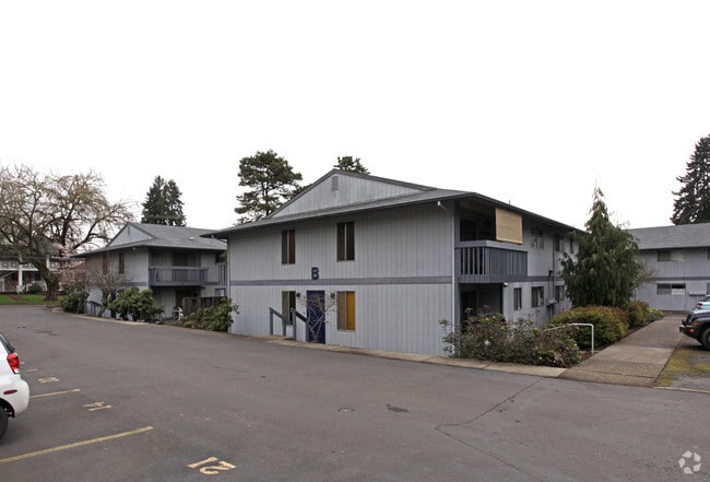 Primary Photo - Four Oaks Apartments