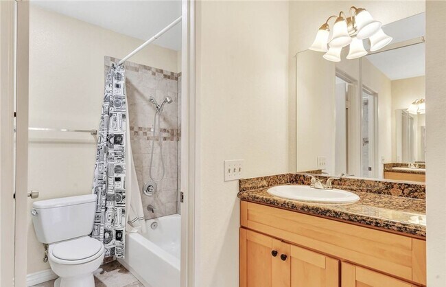 Building Photo - Comfort and Convenience in This Beautiful Mira Mesa Condo
