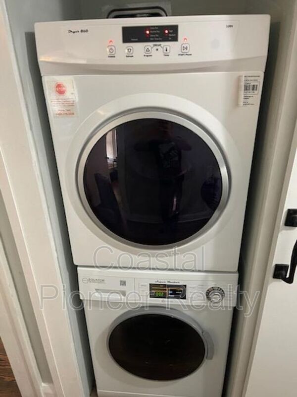 Building Photo - 108 W Hanna Ave