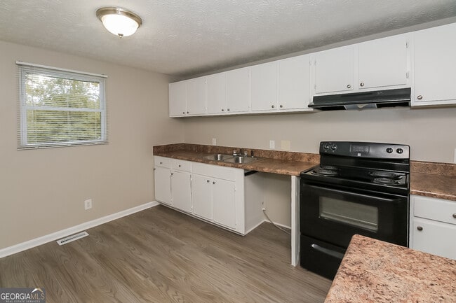 Building Photo - 7180 Buck Creek Dr