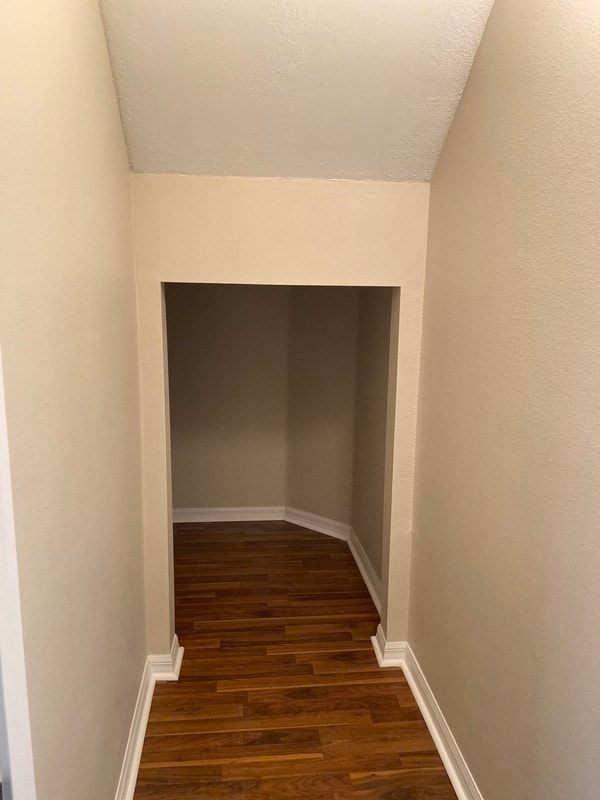 Building Photo - 1408 Holly Glen Run