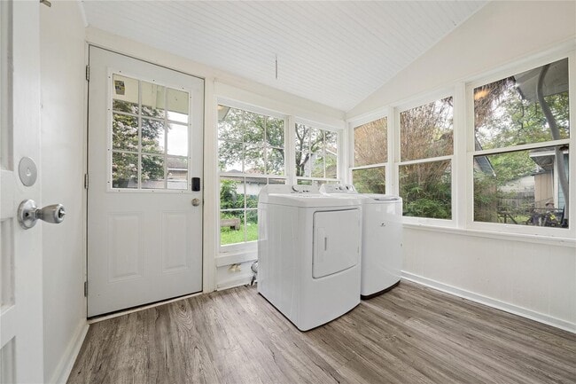 Building Photo - 1109 Gargan St