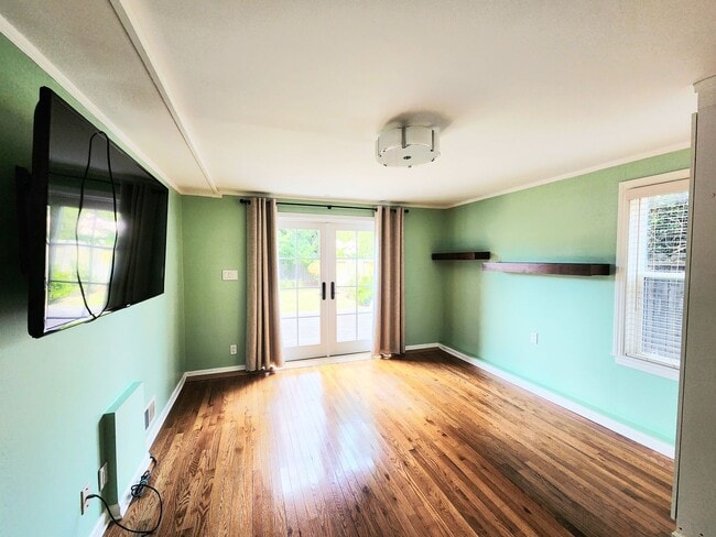 Building Photo - Two bed house in San Mateo