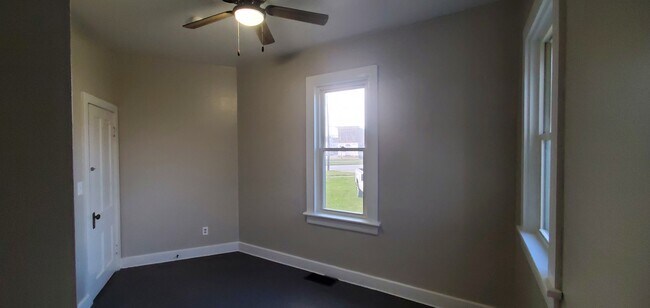 Building Photo - 416 Central Ave