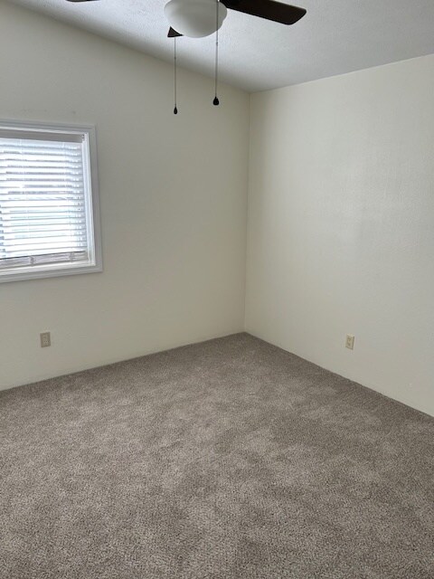 Building Photo - 106 Hickory Dr