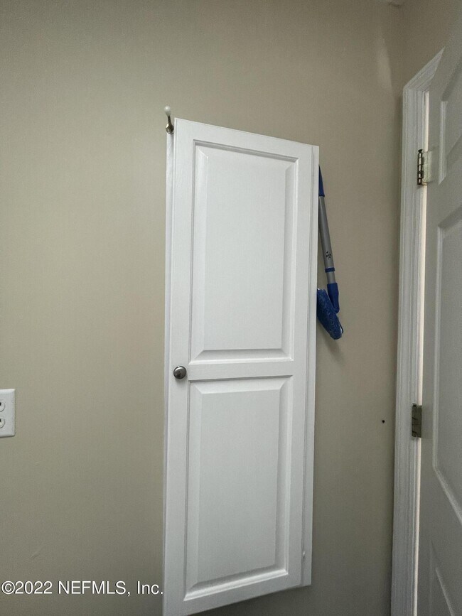Building Photo - 204 Salt Grass Ct
