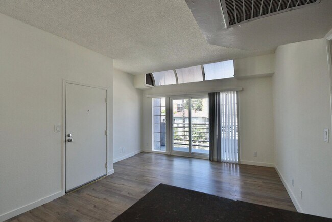Building Photo - 11416 Albers St