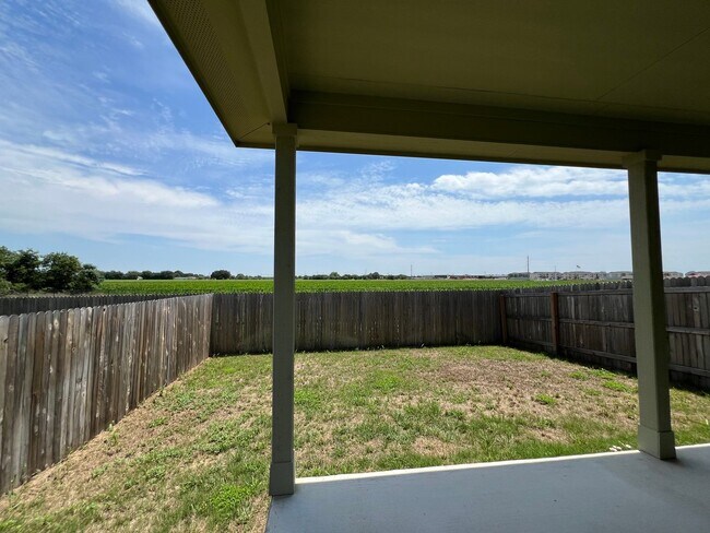 Building Photo - Luxury Duplex 3/2 in Seguin