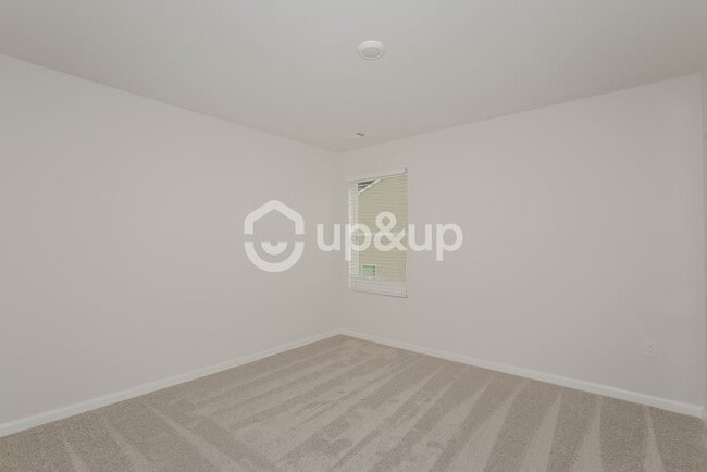 Building Photo - Fantastic 4bd/2.5ba home! Coming soon!