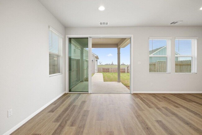 Building Photo - 303 Elm Br Trl