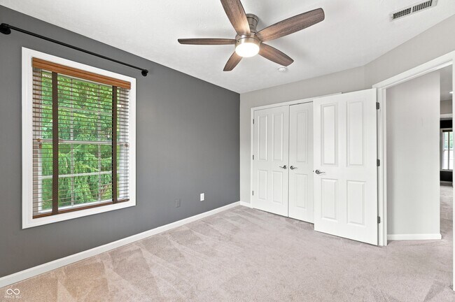 Building Photo - 353 Autumn Dr
