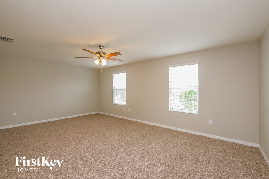 Building Photo - 36146 Carriage Pine Ct