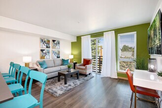 Building Photo - 2811 18th Ave S