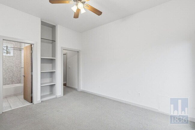 Building Photo - 1520 Parker Ln