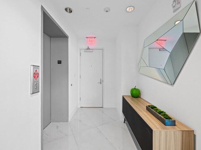 Building Photo - 701 N Fort Lauderdale Beach Blvd