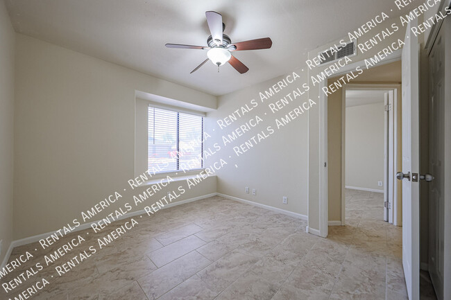 Building Photo - 8768 W Berridge Ln