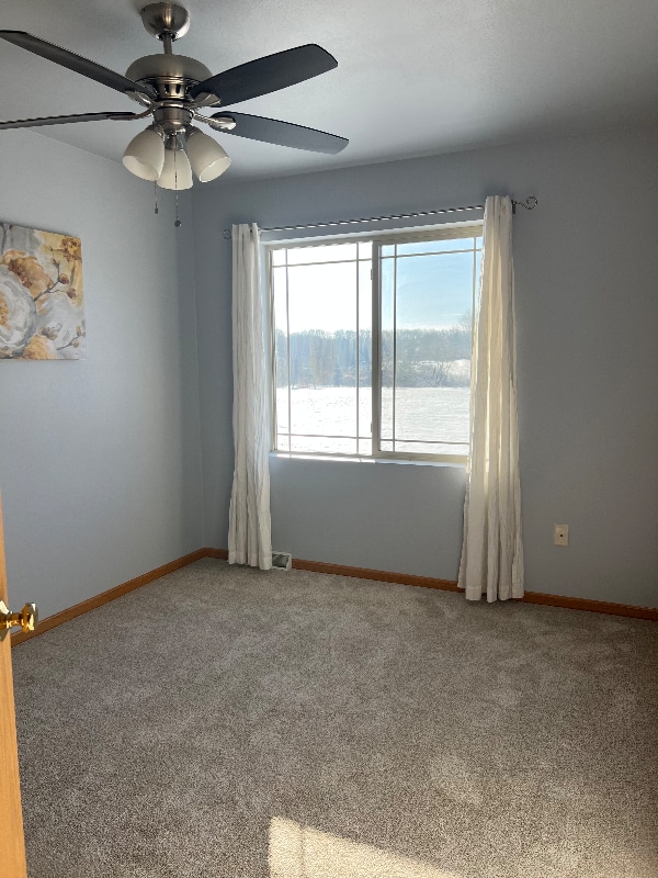 Building Photo - 562 Lexington Dr