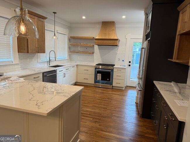 Building Photo - 797 St Charles Ave NE