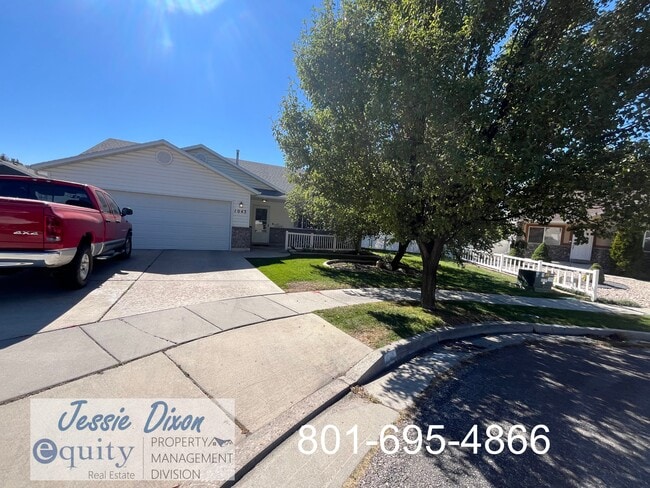 Building Photo - 1043 Sharp Mountain Dr