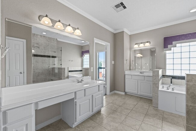 Building Photo - Luxury Townhome with Attached Garage & Outdoor Entertaining Area - $100 off first and second mont!