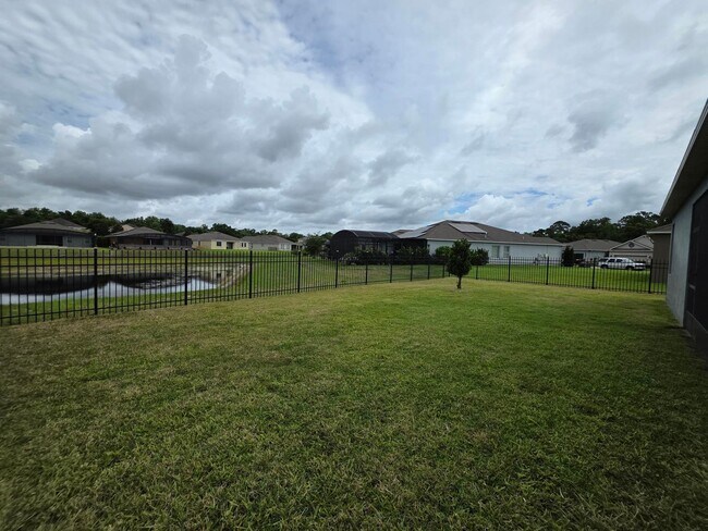 Building Photo - Gorgeous 4-Bedroom, 3-Bathroom Home in Providence