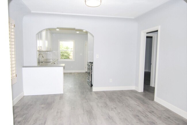 Building Photo - BB LLC - Savona Walk