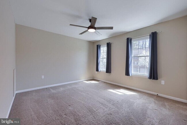 Building Photo - 604 Rockwood Dr