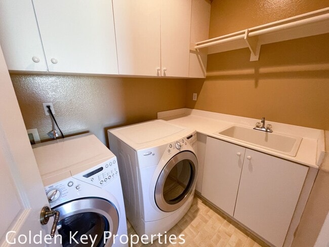 Building Photo - 3BR/2.5BA home in Aviara! Gated Community of Marea!