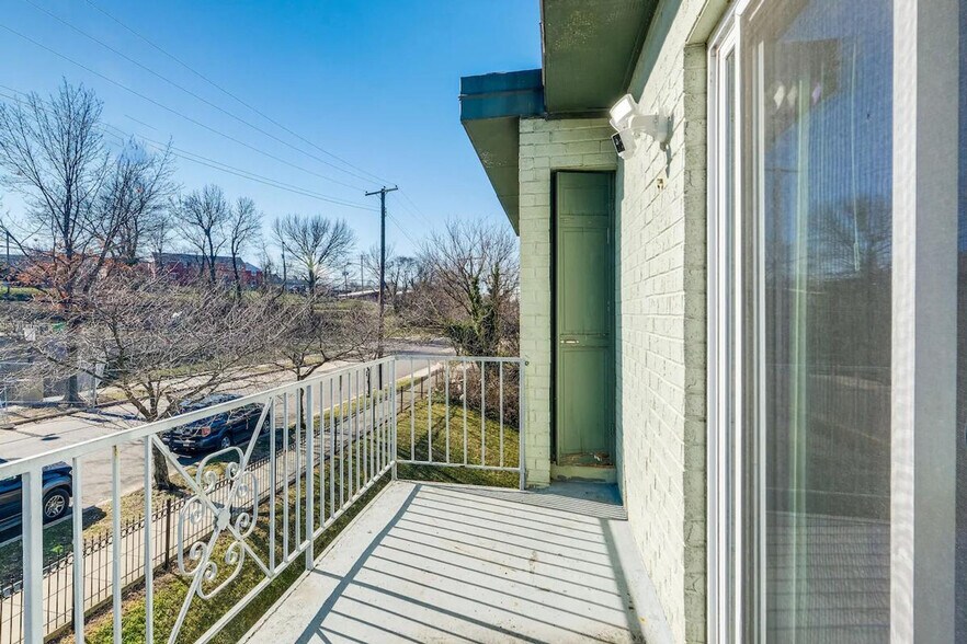 Building Photo - 450a Condon Terrace SE