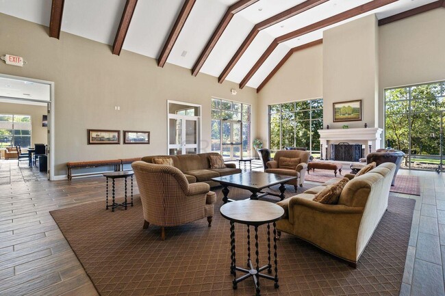 Building Photo - 953 Ingleside Ave