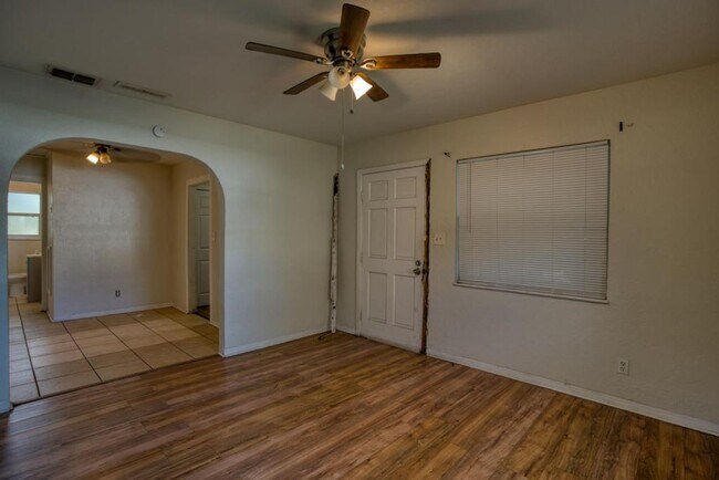 Building Photo - 1744 Granville Court S