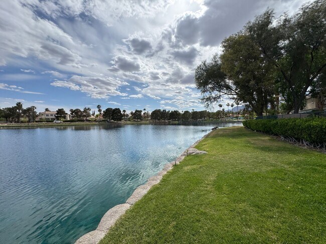 Building Photo - STUNNING DESERT SHORES MINUTES FROM THE LAKES!!!